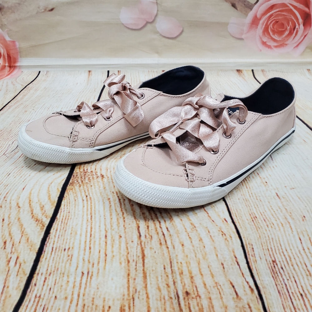 Sperry Pale Pink shoes